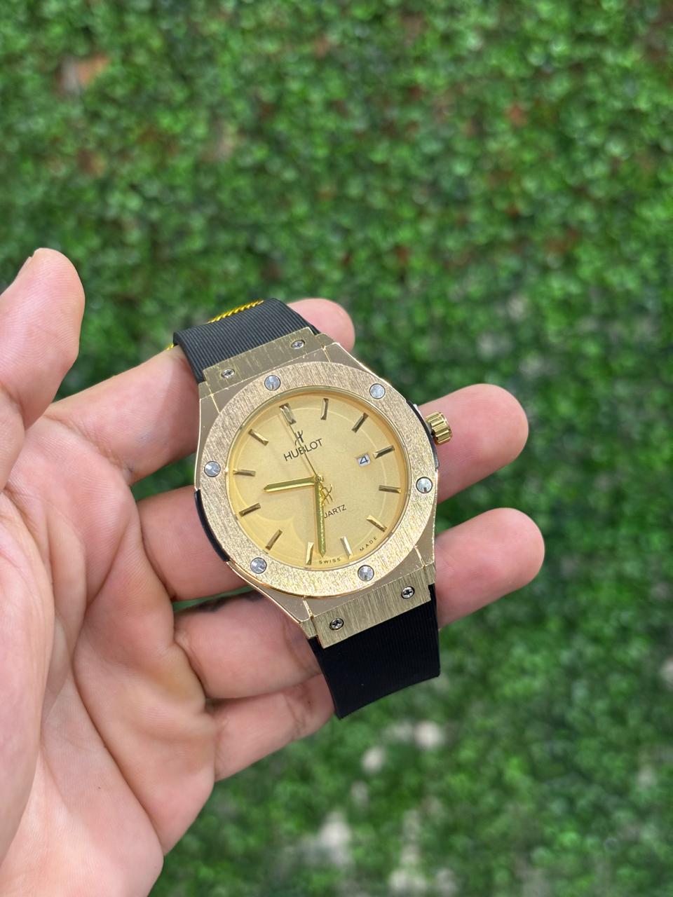 Relógio Hublot Classic Fusion Dourado