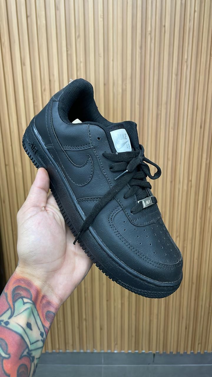 Tênis Nike Air Force 1 Classic Preto